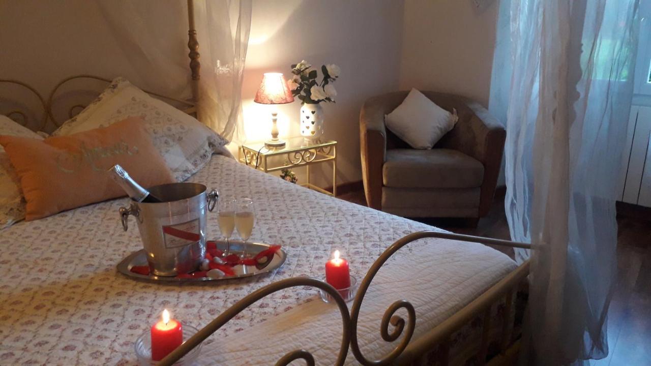 Domaine De La Cour Bed & Breakfast Sainte-Gemme-dʼAndigné Eksteriør bilde