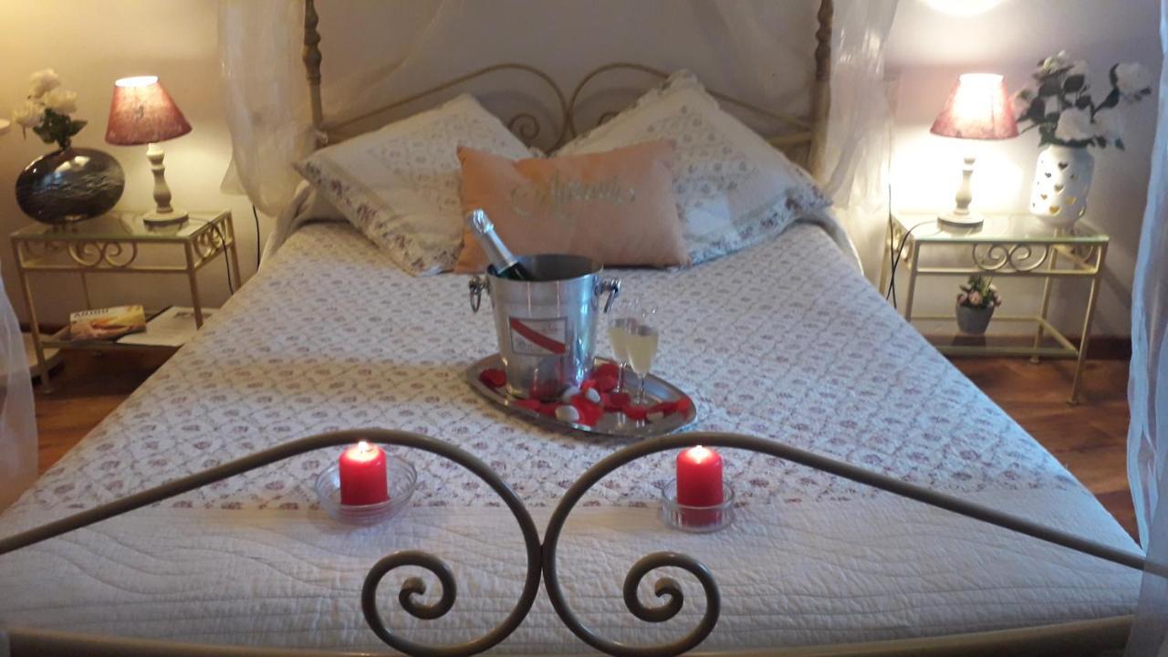 Domaine De La Cour Bed & Breakfast Sainte-Gemme-dʼAndigné Eksteriør bilde