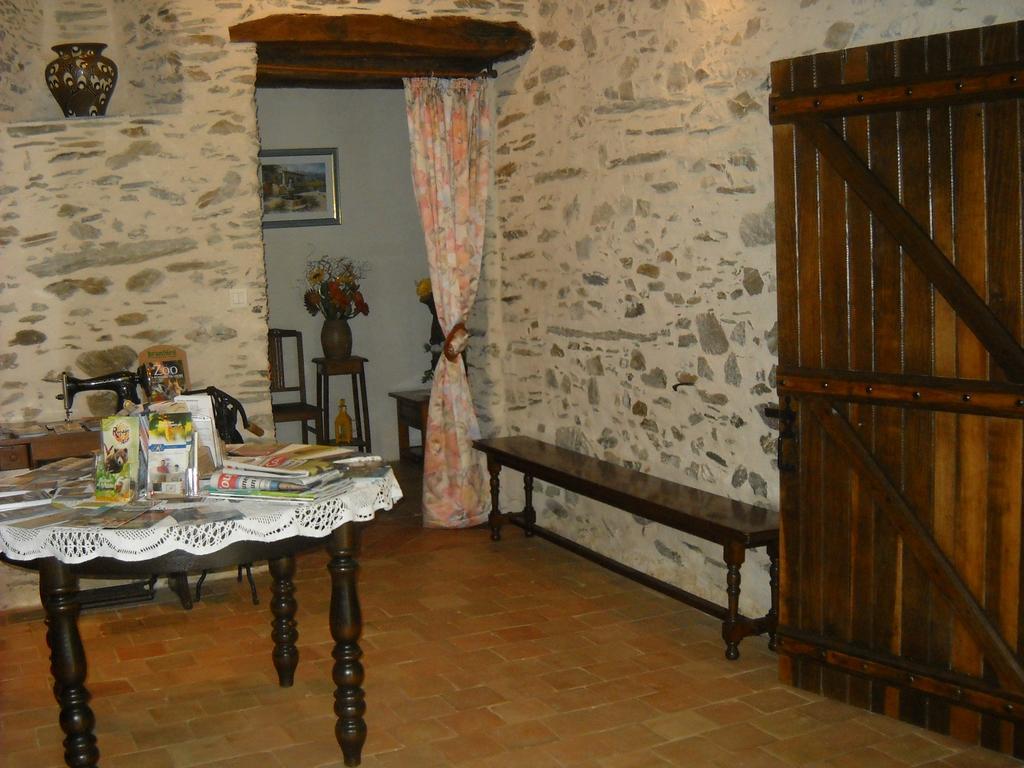 Domaine De La Cour Bed & Breakfast Sainte-Gemme-dʼAndigné Eksteriør bilde