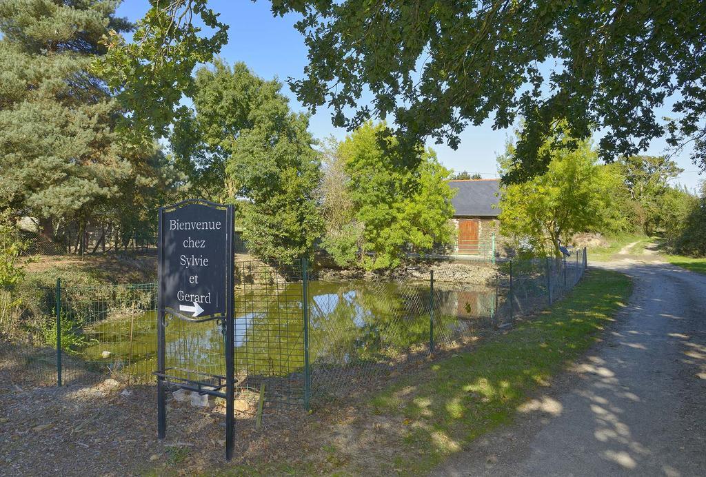 Domaine De La Cour Bed & Breakfast Sainte-Gemme-dʼAndigné Eksteriør bilde