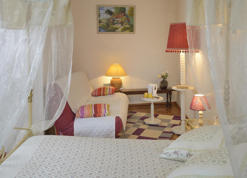 Domaine De La Cour Bed & Breakfast Sainte-Gemme-dʼAndigné Eksteriør bilde