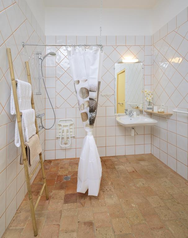 Domaine De La Cour Bed & Breakfast Sainte-Gemme-dʼAndigné Eksteriør bilde