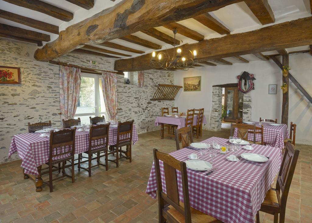 Domaine De La Cour Bed & Breakfast Sainte-Gemme-dʼAndigné Eksteriør bilde