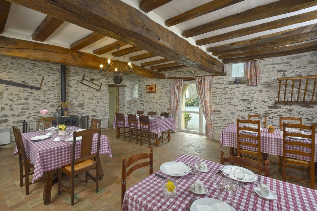 Domaine De La Cour Bed & Breakfast Sainte-Gemme-dʼAndigné Eksteriør bilde